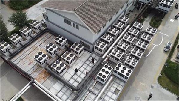 小(xiǎo)區(qu)集(ji)中(zhong)供暖，選擇空氣(qi)能(néng)熱泵係(xi)統的(de)理(li)由